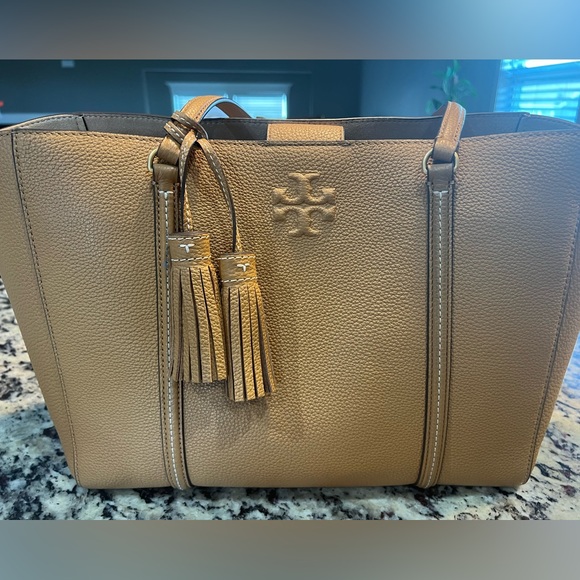 Tory Burch Large Thea Tote in Tiramisu with Extras - Picture 2 of 15